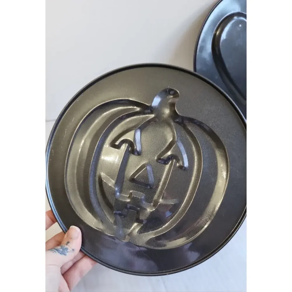 Unbranded vintage embossed